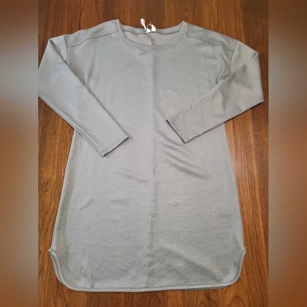 Cable & Gauge Women's Small Gray Stretch Animal Reptile Print Sweater Dress